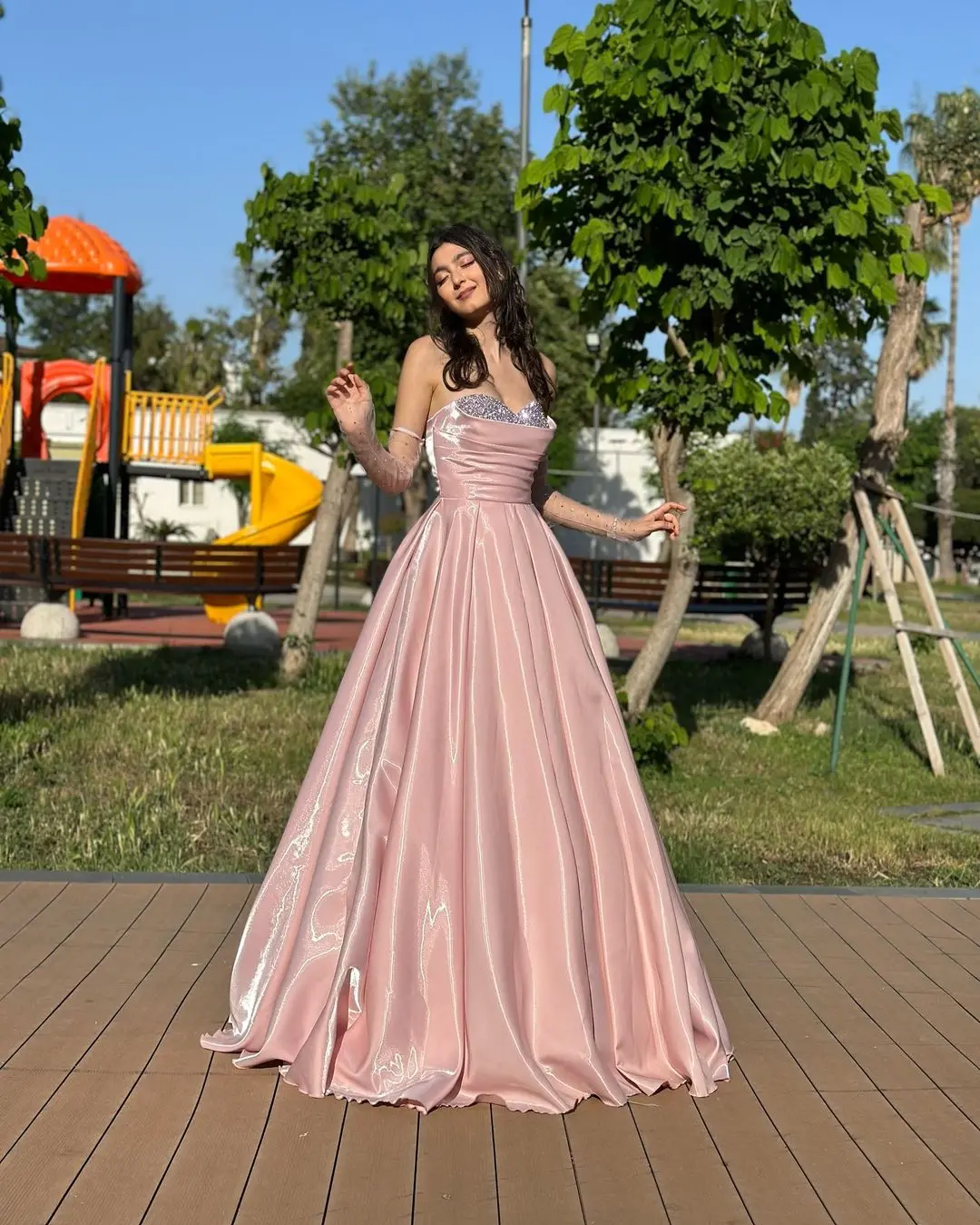 Customized Graceful Satin A-Line Detachable Sleeve Crystal Evening Dresses Strapless Panel Train Special Occasion Gown
Customized Graceful Satin A-Line Detachable Sleeve Crystal Evening Dresses Strapless Panel Train Special Occasion Gown
