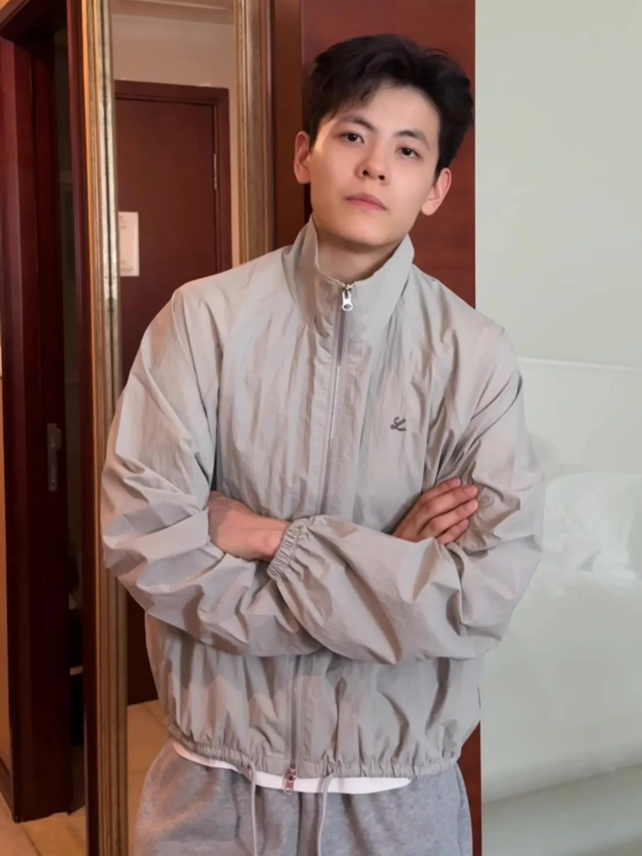 Y2NG Functional Lightweight Breathable Stand Collar Sun Protection Outerwear for Commuting Spring Summer Nylon Ladies Jacket
Y2NG Functional Lightweight Breathable Stand Collar Sun Protection Outerwear for Commuting Spring Summer Nylon Ladies Jacket