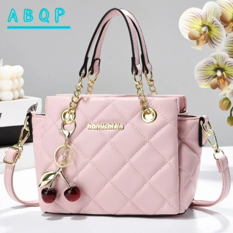 New Women's Bag Luxury Brand Personality Fashion Women's Shoulder Crossbody Bag Fashion Trend Casual Women's Bag High Quality
New Women's Bag Luxury Brand Personality Fashion Women's Shoulder Crossbody Bag Fashion Trend Casual Women's Bag High Quality