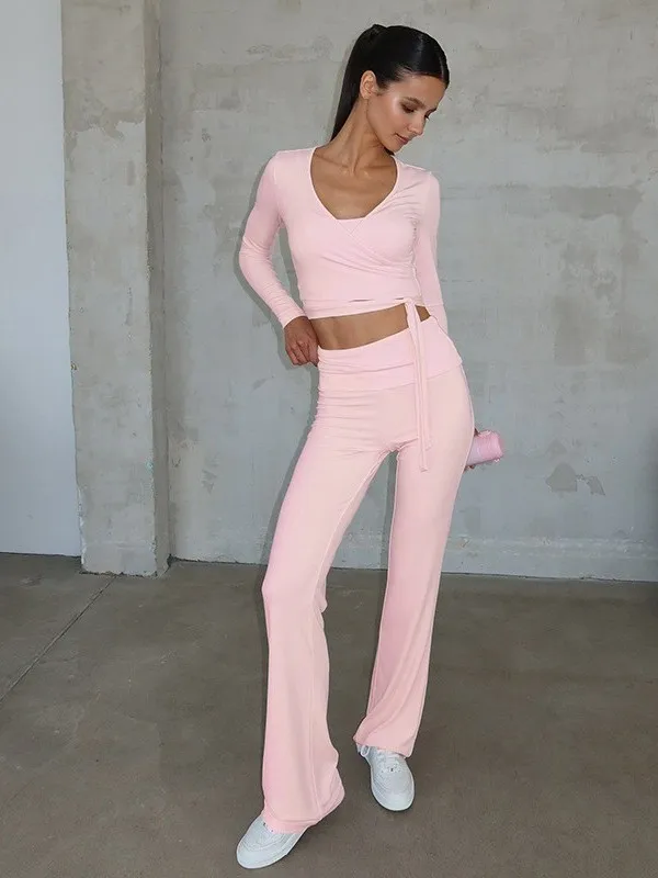 Комплект женских брюк с высокой талией: повседневные брюки-клеш и прямые брюки, однотонные, из ПВХ/ПУ
Комплект женских брюк с высокой талией: повседневные брюки-клеш и прямые брюки, однотонные, из ПВХ/ПУ