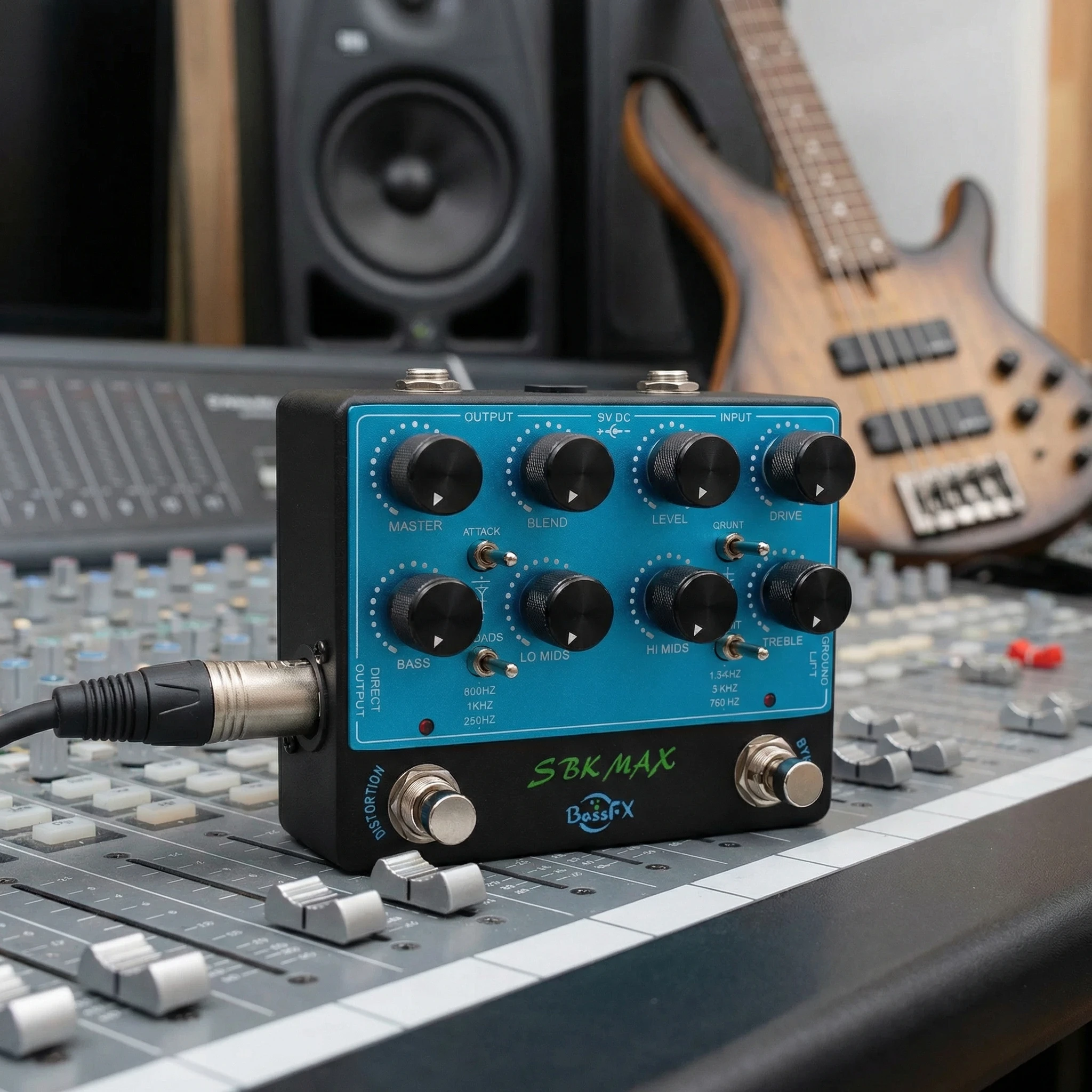 Fanmuzk SBK MAX Bass Preamp Pedal Electric Bass Effects,4-Band EQ,Distortion Speaker Cab Sim DI Box for Live Recording
Fanmuzk SBK MAX Bass Preamp Pedal Electric Bass Effects,4-Band EQ,Distortion Speaker Cab Sim DI Box for Live Recording