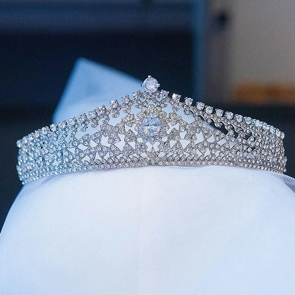 Alloy Rhinestone Bridal Headband 3A Zircon Wedding Hair Hoop Chic Elegant Wedding Party Tiara High-Grade Hair Accessory
Alloy Rhinestone Bridal Headband 3A Zircon Wedding Hair Hoop Chic Elegant Wedding Party Tiara High-Grade Hair Accessory