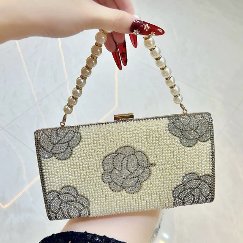 French Retro Hand-held Box Bag Rose Flower Hand-Held Bag Pearl Decoration Dinner Bag Crossbody Small Square Bag
French Retro Hand-held Box Bag Rose Flower Hand-Held Bag Pearl Decoration Dinner Bag Crossbody Small Square Bag