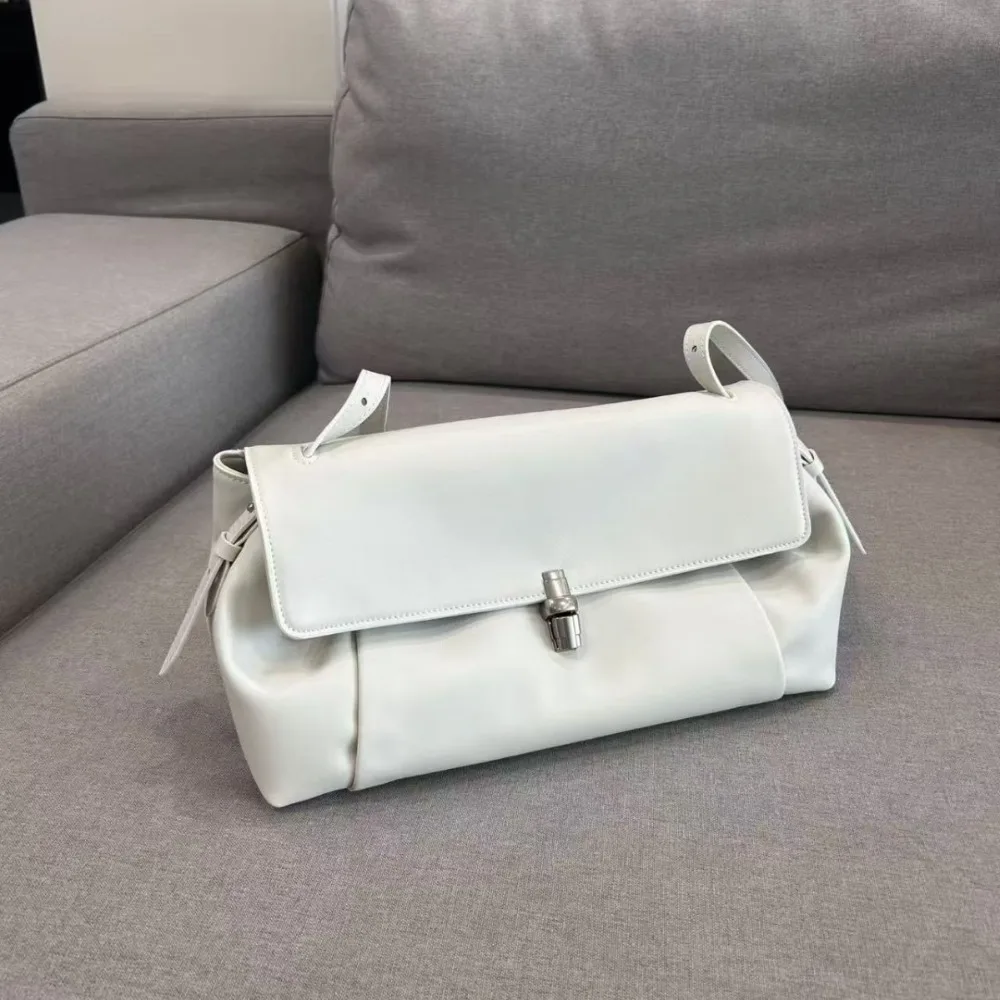 Niche Design Spring and Summer New Minimalist Large-capacity Women's Unique Texture Shoulder Underarm Bag Soft Leather Tote
Niche Design Spring and Summer New Minimalist Large-capacity Women's Unique Texture Shoulder Underarm Bag Soft Leather Tote