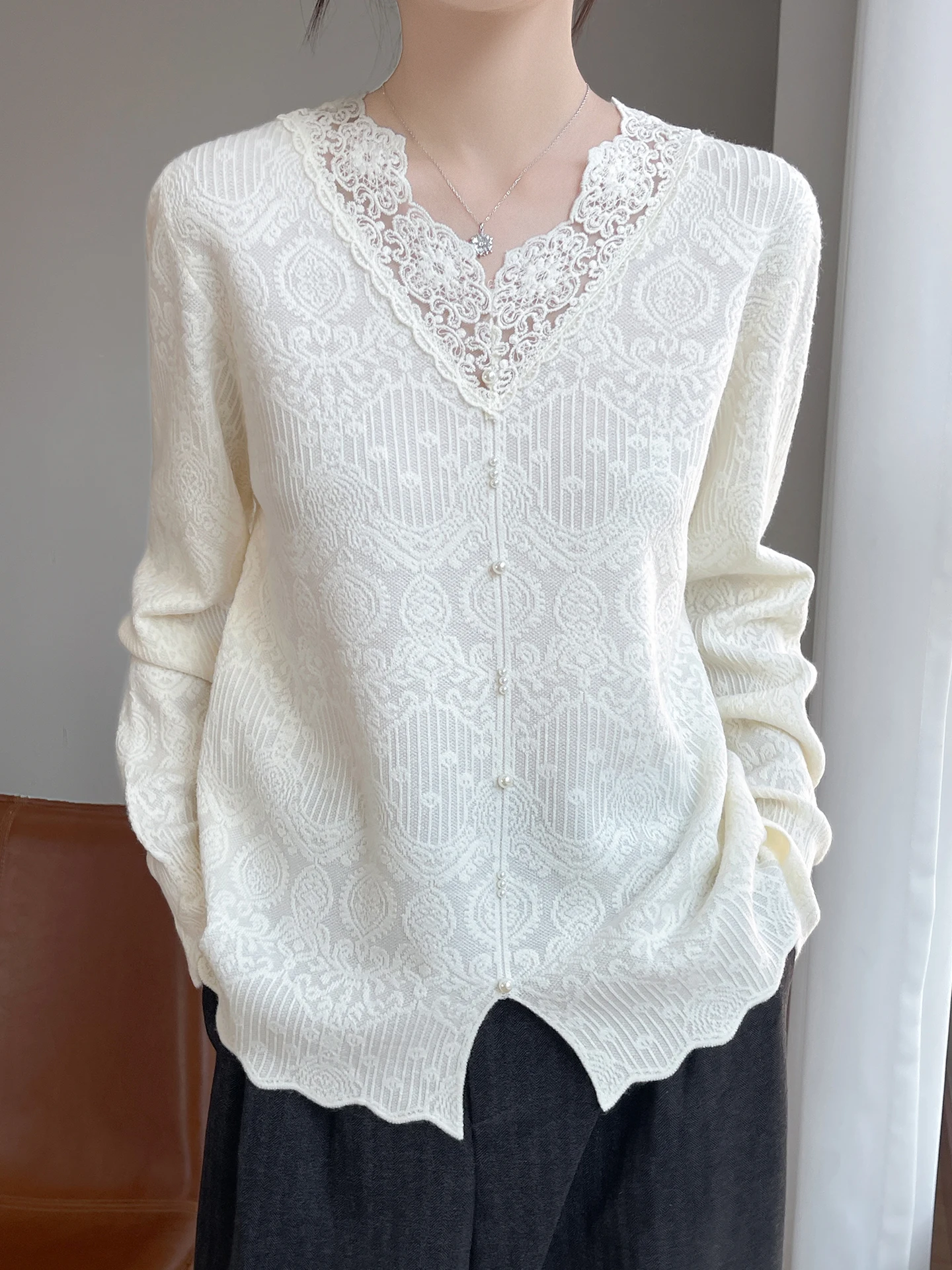 Autumn Winter V-Ne Lace Splicing Knitted Sweater Women Loose Slimming Color Faionable Versatile Sweater Sli Bas...
Autumn Winter V-Ne Lace Splicing Knitted Sweater Women Loose Slimming Color Faionable Versatile Sweater Sli Bas...