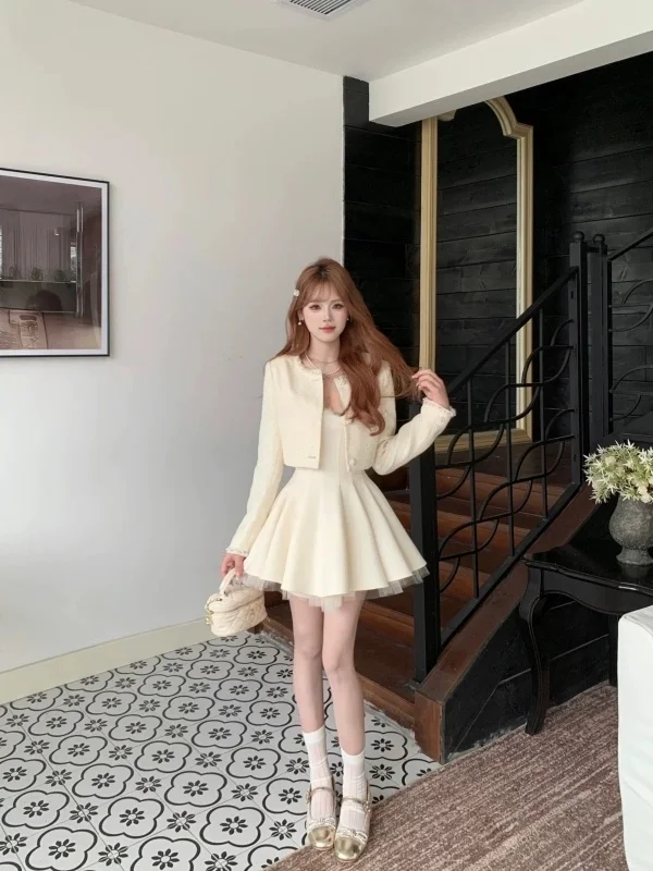Shiny Sequin Drill Embellished Style Jacket And Dress Set Women's Fashion Autumn Collection Short Sleeve round Neck
Shiny Sequin Drill Embellished Style Jacket And Dress Set Women's Fashion Autumn Collection Short Sleeve round Neck