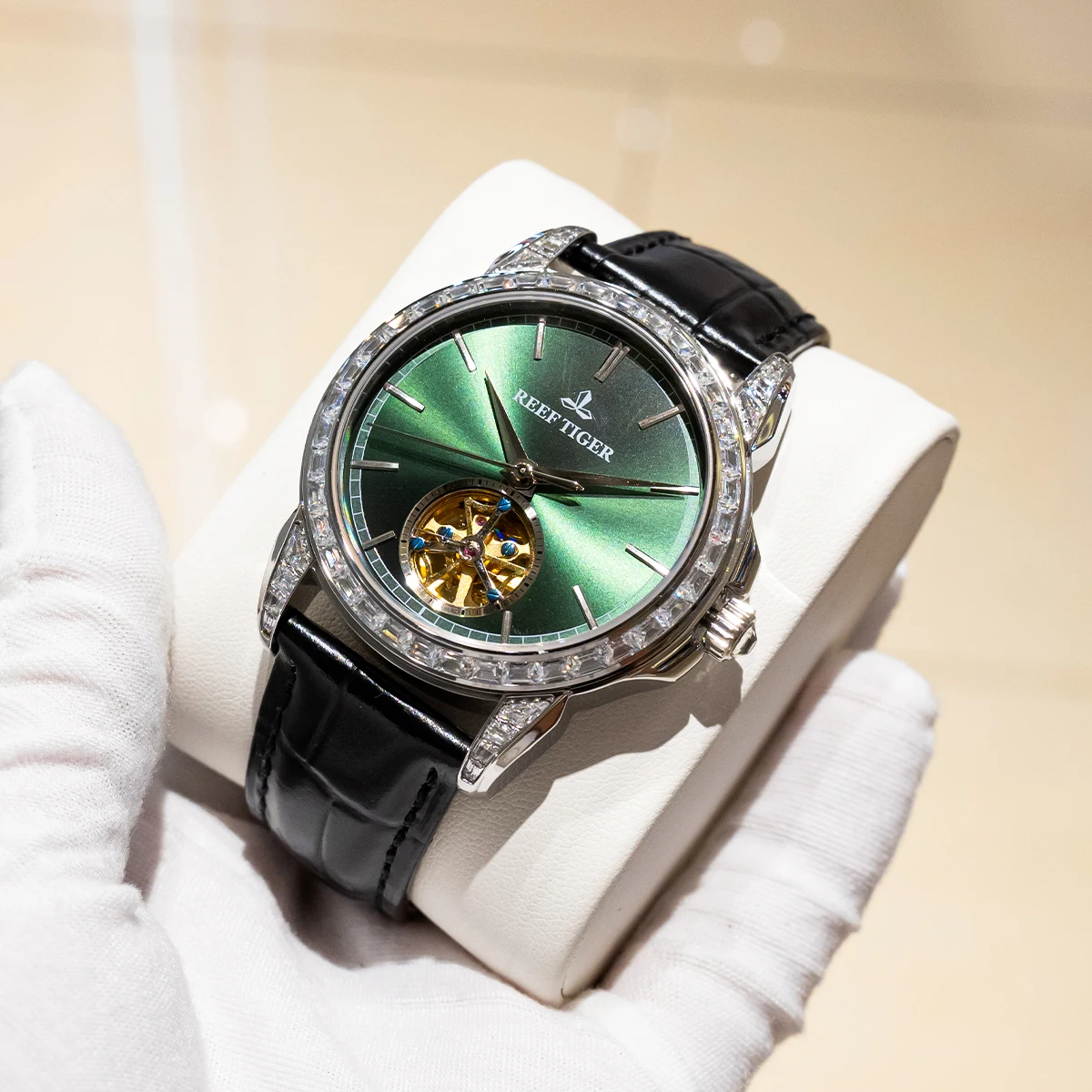 Мужские автоматические часы Reef Tiger 42,7 мм, роскошные механические наручные часы, светящийся скелетон, хрустальный циферблат, сапфировое зеркало
Мужские автоматические часы Reef Tiger 42,7 мм, роскошные механические наручные часы, светящийся скелетон, хрустальный циферблат, сапфировое зеркало