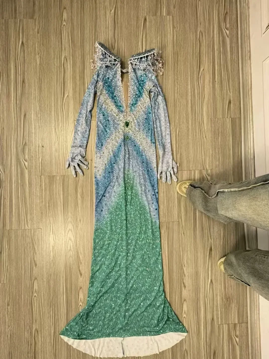 Платье для фотосессии с бриллиантами, синее платье с длинными рукавами и стразами, женское вечернее платье для дня рождения, вечеринки, танцевального наряда
Платье для фотосессии с бриллиантами, синее платье с длинными рукавами и стразами, женское вечернее платье для дня рождения, вечеринки, танцевального наряда