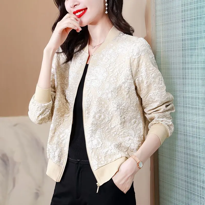 Женская модная жаккардовая короткая куртка, весна-осень, свободный крой, повседневный пиджак больших размеров, пальто в бейсбольном стиле для мамы
Женская модная жаккардовая короткая куртка, весна-осень, свободный крой, повседневный пиджак больших размеров, пальто в бейсбольном стиле для мамы