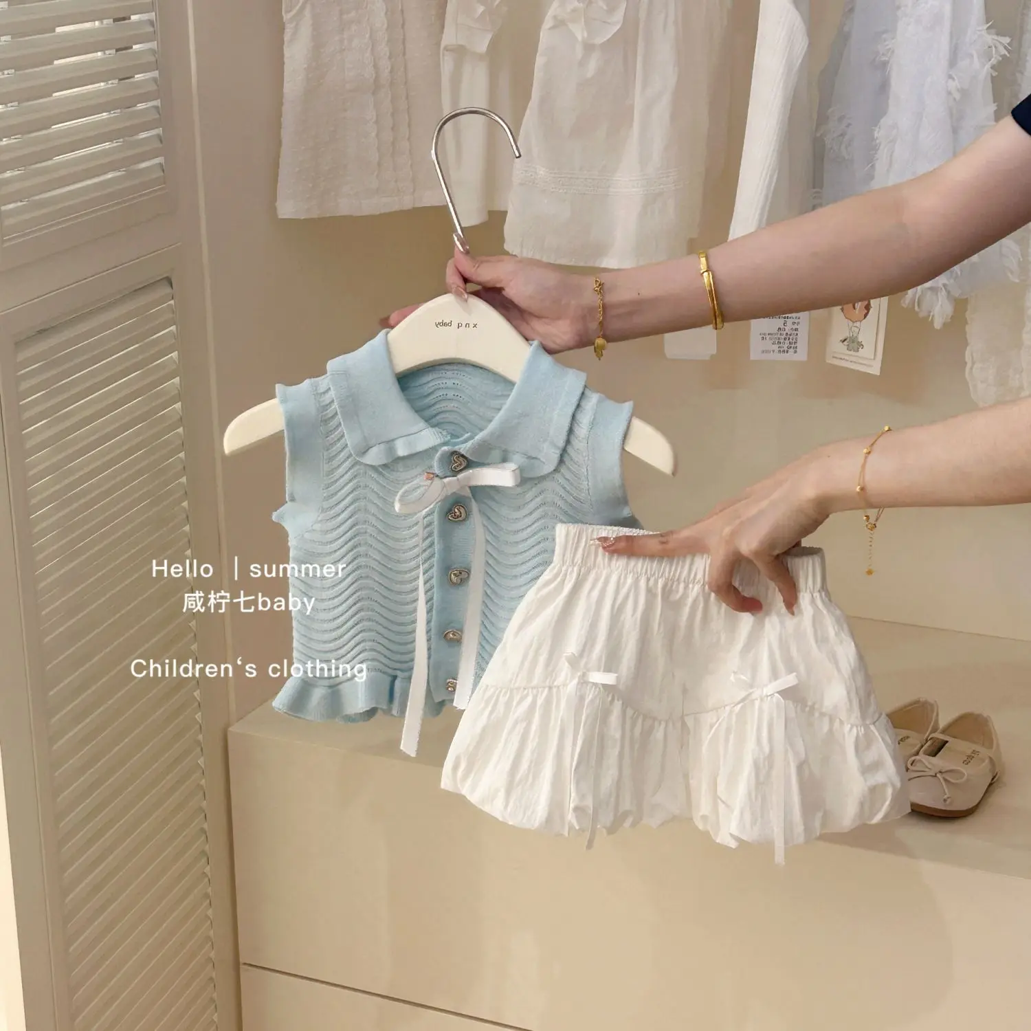 Girls Summer Set 2025 New Children Fashionable Blue Knitted Tank Top Half Skirt Two Piece Set
Girls Summer Set 2025 New Children Fashionable Blue Knitted Tank Top Half Skirt Two Piece Set