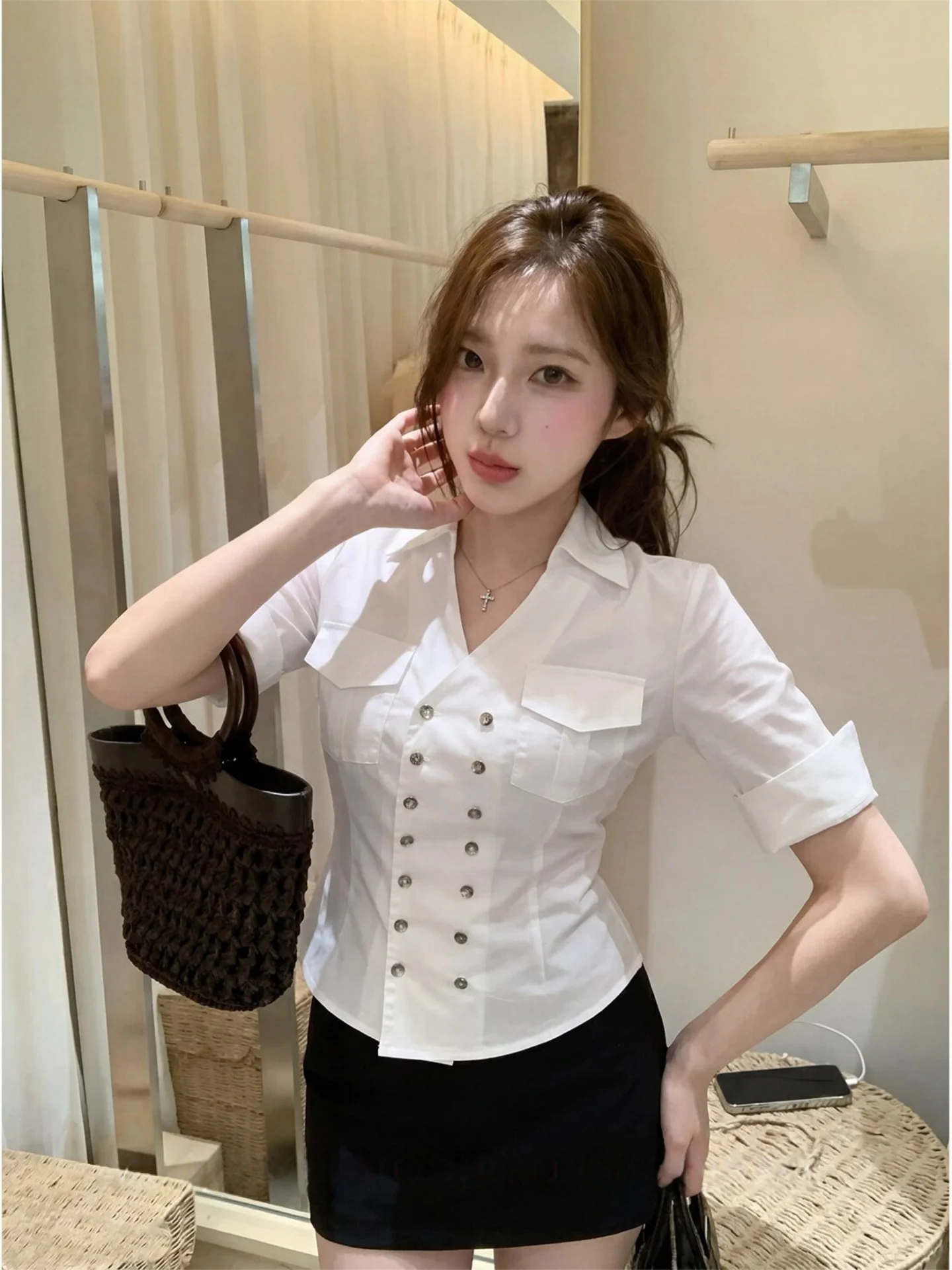 White V-Neck Five-Quarter Sleeve Shirt Women Summer Slimming Waist Cinched Slim Fit Fashionable Casual Breathable Top
White V-Neck Five-Quarter Sleeve Shirt Women Summer Slimming Waist Cinched Slim Fit Fashionable Casual Breathable Top