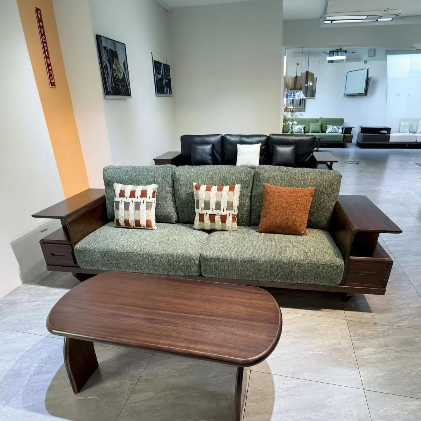 New Chinese walnut solid wood sofa antique living room furniture oak drawer storage fabric sofa
New Chinese walnut solid wood sofa antique living room furniture oak drawer storage fabric sofa