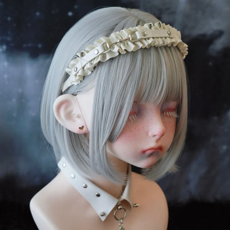 Повязки на голову в стиле субкультуры для женщин, оригинальные, ручной работы, с кожаной пряжкой, плиссированные, модные, в стиле панк, корейские аксессуары для волос
Повязки на голову в стиле субкультуры для женщин, оригинальные, ручной работы, с кожаной пряжкой, плиссированные, модные, в стиле панк, корейские аксессуары для волос