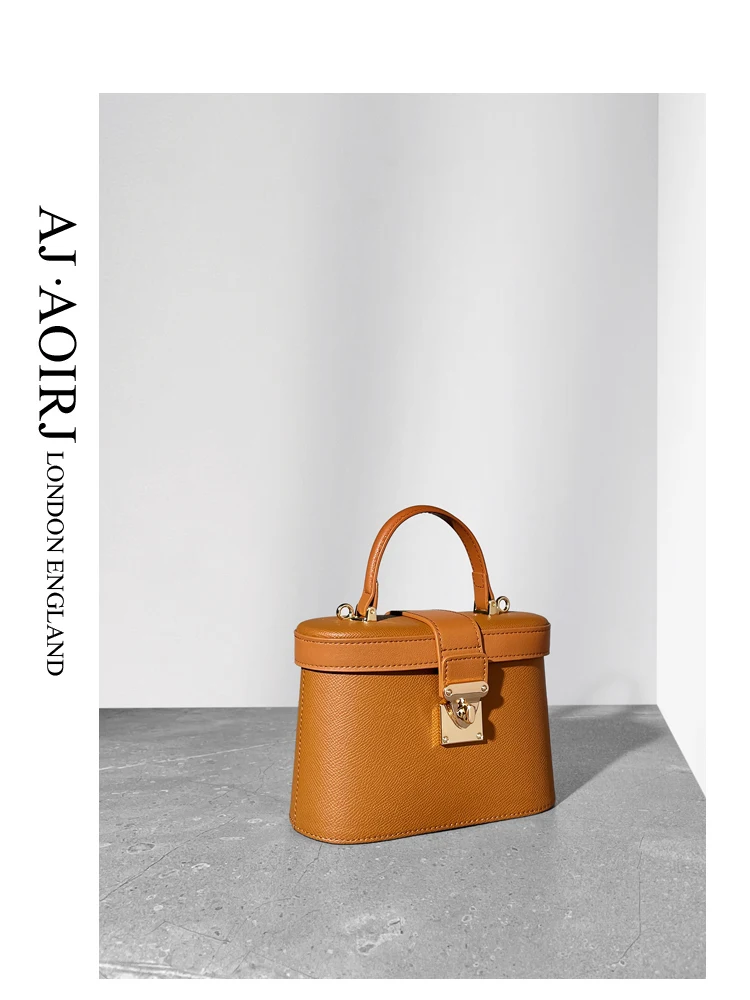 AJ AOIRJ 2024, новая дизайнерская кожаная круглая коробка, маленькая сумка через плечо Briti Sle Lo Bule, повседневная сумка
AJ AOIRJ 2024, новая дизайнерская кожаная круглая коробка, маленькая сумка через плечо Briti Sle Lo Bule, повседневная сумка