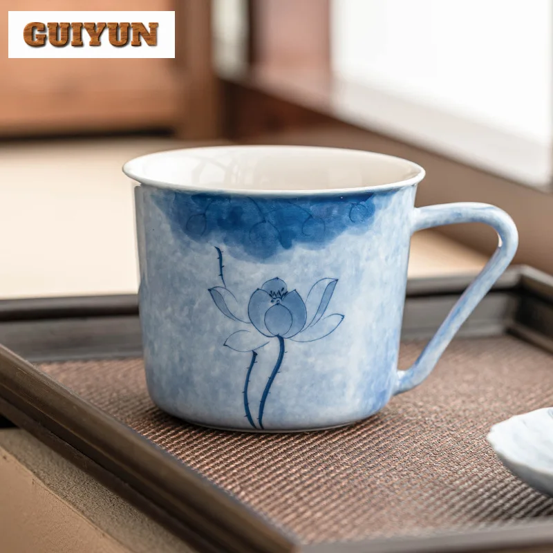 250 мл Изысканная керамическая кофейная чашка с изображением синего лотоса с ручной росписью, Высококачественная чашка для послеобеденного чая, красивая стандартная чашка, подарок для питья 
250 мл Изысканная керамическая кофейная чашка с изображением синего лотоса с ручной росписью, Высококачественная чашка для послеобеденного чая, красивая стандартная чашка, подарок для питья