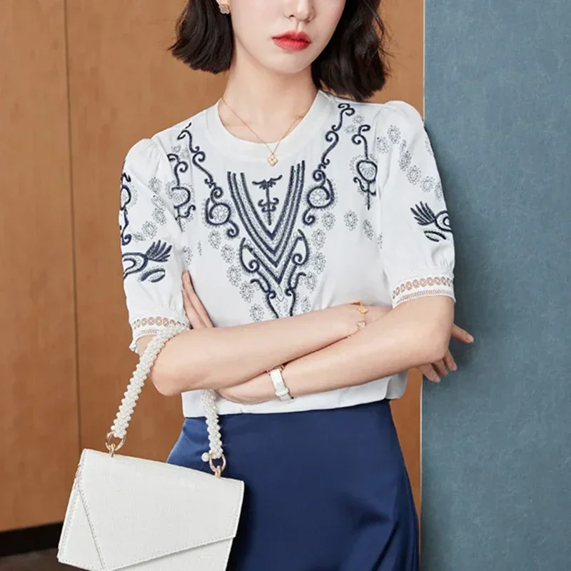 Лето 2023, модная шифоновая блузка с длинным рукавом и вышивкой, женская свободная белая рубашка с круглым вырезом, женские элегантные офисные женские топы Mujer
Лето 2023, модная шифоновая блузка с длинным рукавом и вышивкой, женская свободная белая рубашка с круглым вырезом, женские элегантные офисные женские топы Mujer