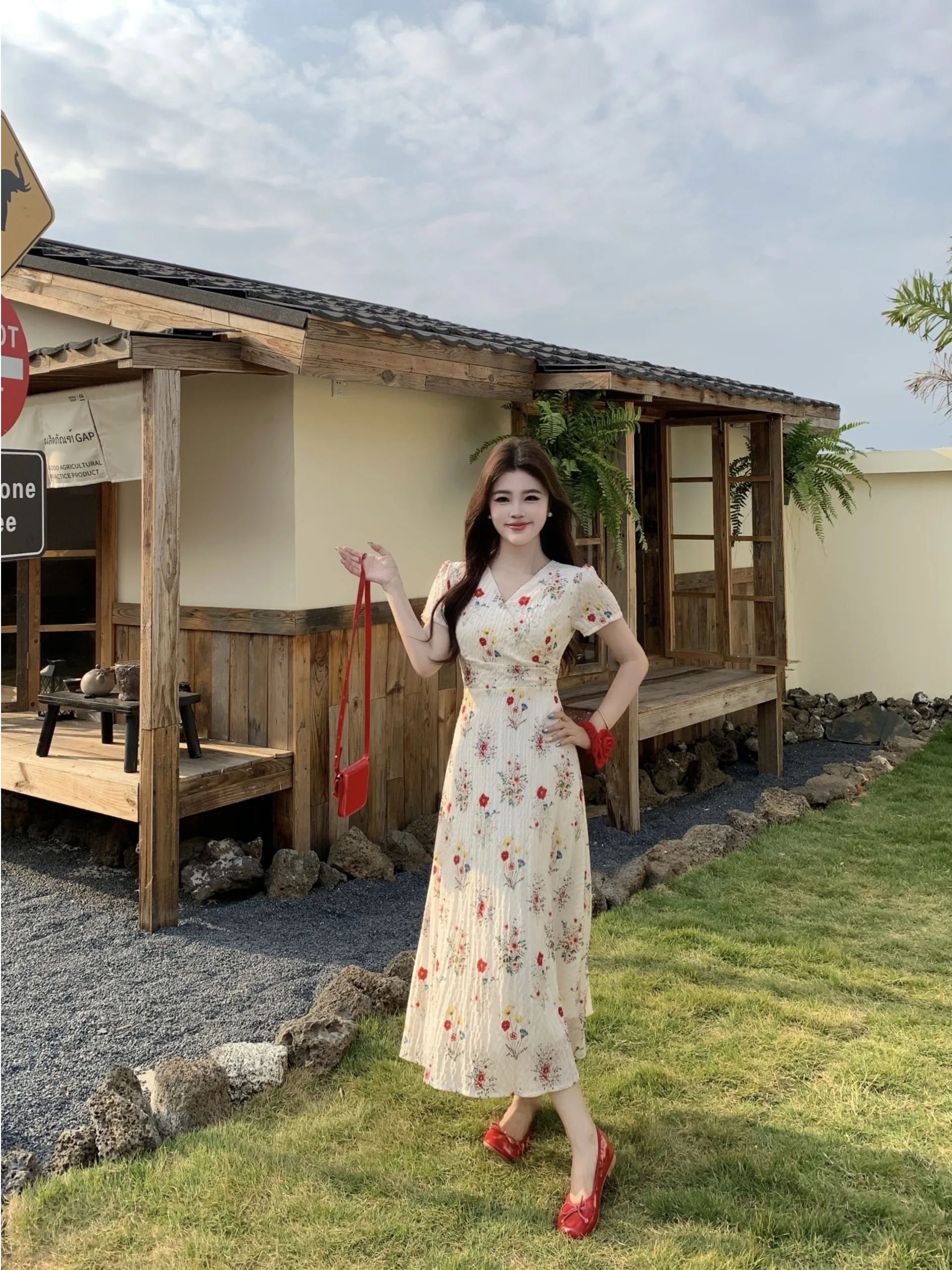 plus Size V-Neck Midi Dress Floral Print Gentle Slimming for Plump Women First Love Style High Waist A-Line Dress Knot
plus Size V-Neck Midi Dress Floral Print Gentle Slimming for Plump Women First Love Style High Waist A-Line Dress Knot