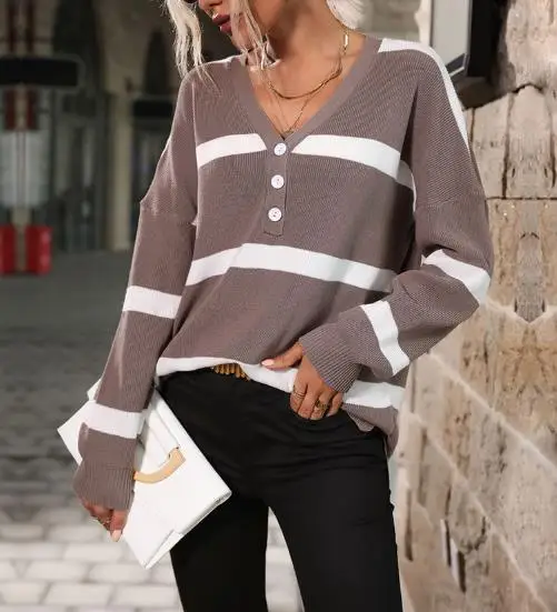 Women's Top Classic Spring and Autumn Fashion Casual Style Striped Printed Button Decoration Long Sleeved Loose Knit Top
Women's Top Classic Spring and Autumn Fashion Casual Style Striped Printed Button Decoration Long Sleeved Loose Knit Top