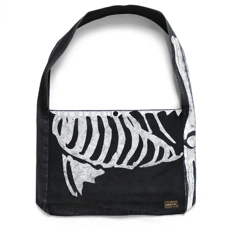 High Street K Vintage Bone Men's and Women's Single Shoulder Messenger Bag Streetwear Crossbody Bags Sling Bag
High Street K Vintage Bone Men's and Women's Single Shoulder Messenger Bag Streetwear Crossbody Bags Sling Bag