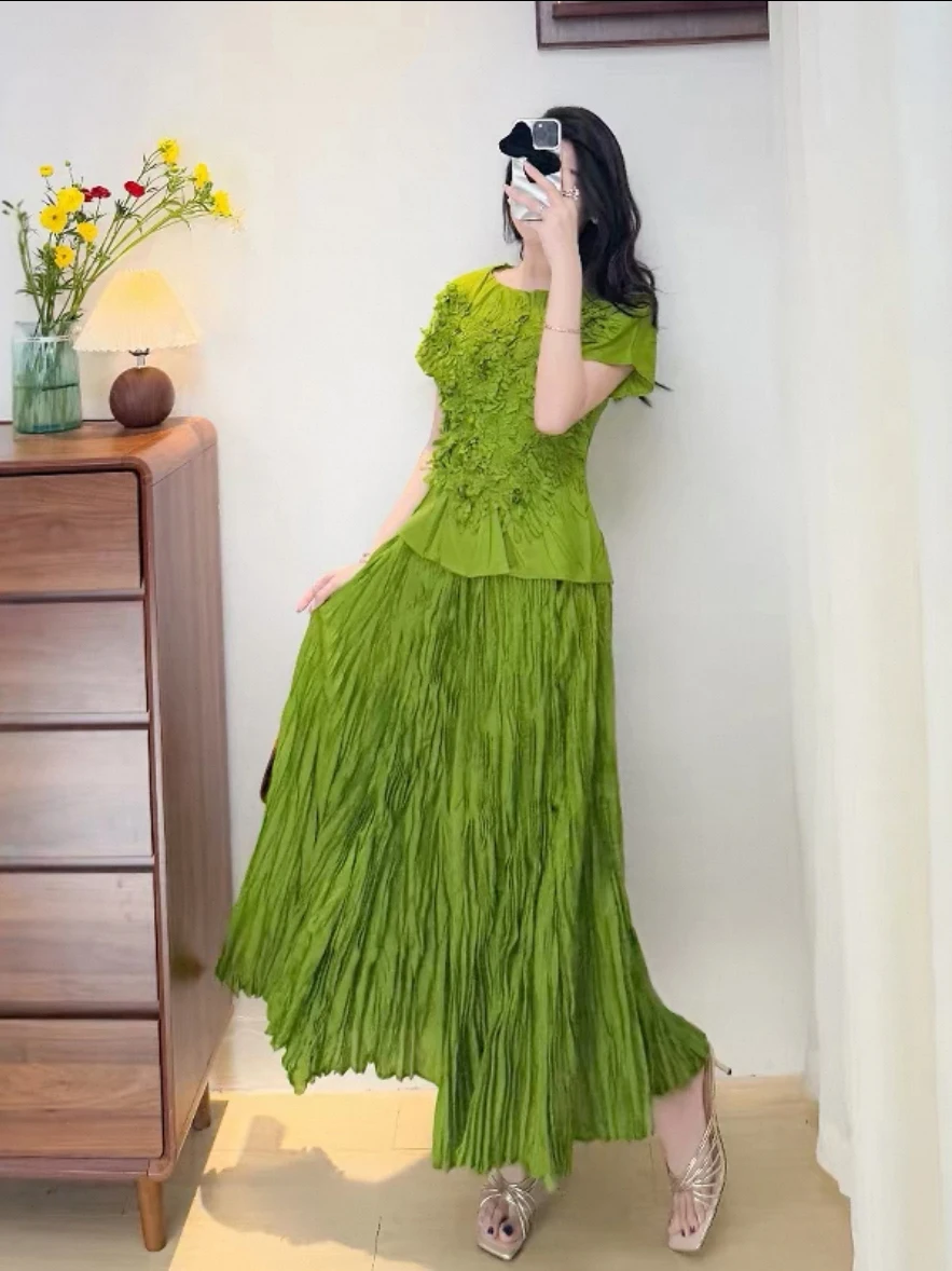 Handmade Pleated T-Shirt Short Sleeve 3D Floral Embroidery Two-Piece Set Fashionable Half-length Skirt Elegant Women's Wear
Handmade Pleated T-Shirt Short Sleeve 3D Floral Embroidery Two-Piece Set Fashionable Half-length Skirt Elegant Women's Wear