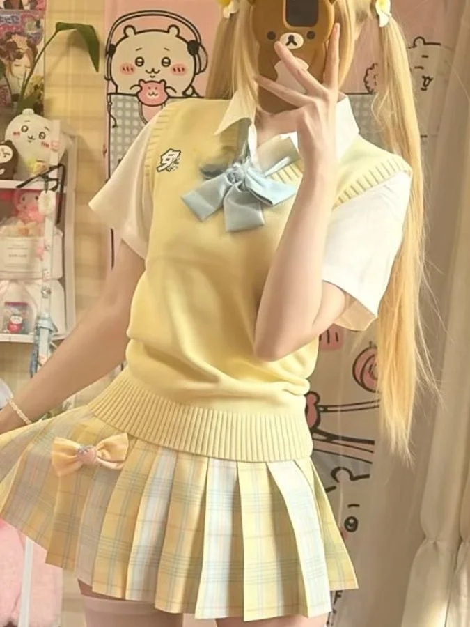 Original Japanese Style School Uniform JK Uniform Vest Top Sweet School Atmosphere Orange Moon JK Skirt Set Women's Fashion
Original Japanese Style School Uniform JK Uniform Vest Top Sweet School Atmosphere Orange Moon JK Skirt Set Women's Fashion