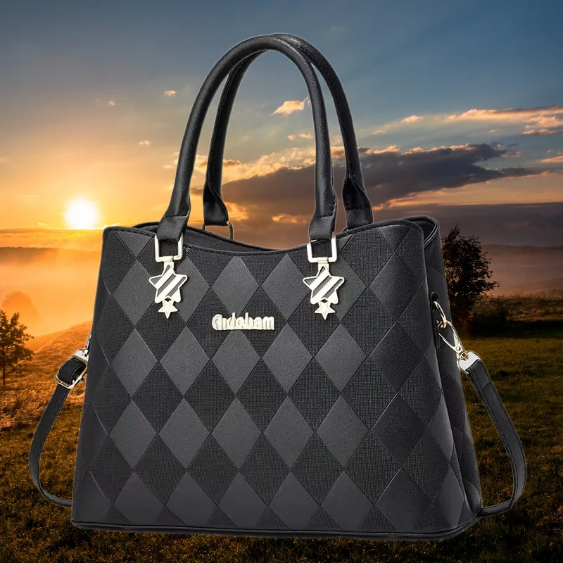 Роскошная брендовая дизайнерская женская сумка, модная сумка через плечо большой вместимости, классическая сумка через плечо в стиле ретро, дорожная большая сумка
Роскошная брендовая дизайнерская женская сумка, модная сумка через плечо большой вместимости, классическая сумка через плечо в стиле ретро, дорожная большая сумка