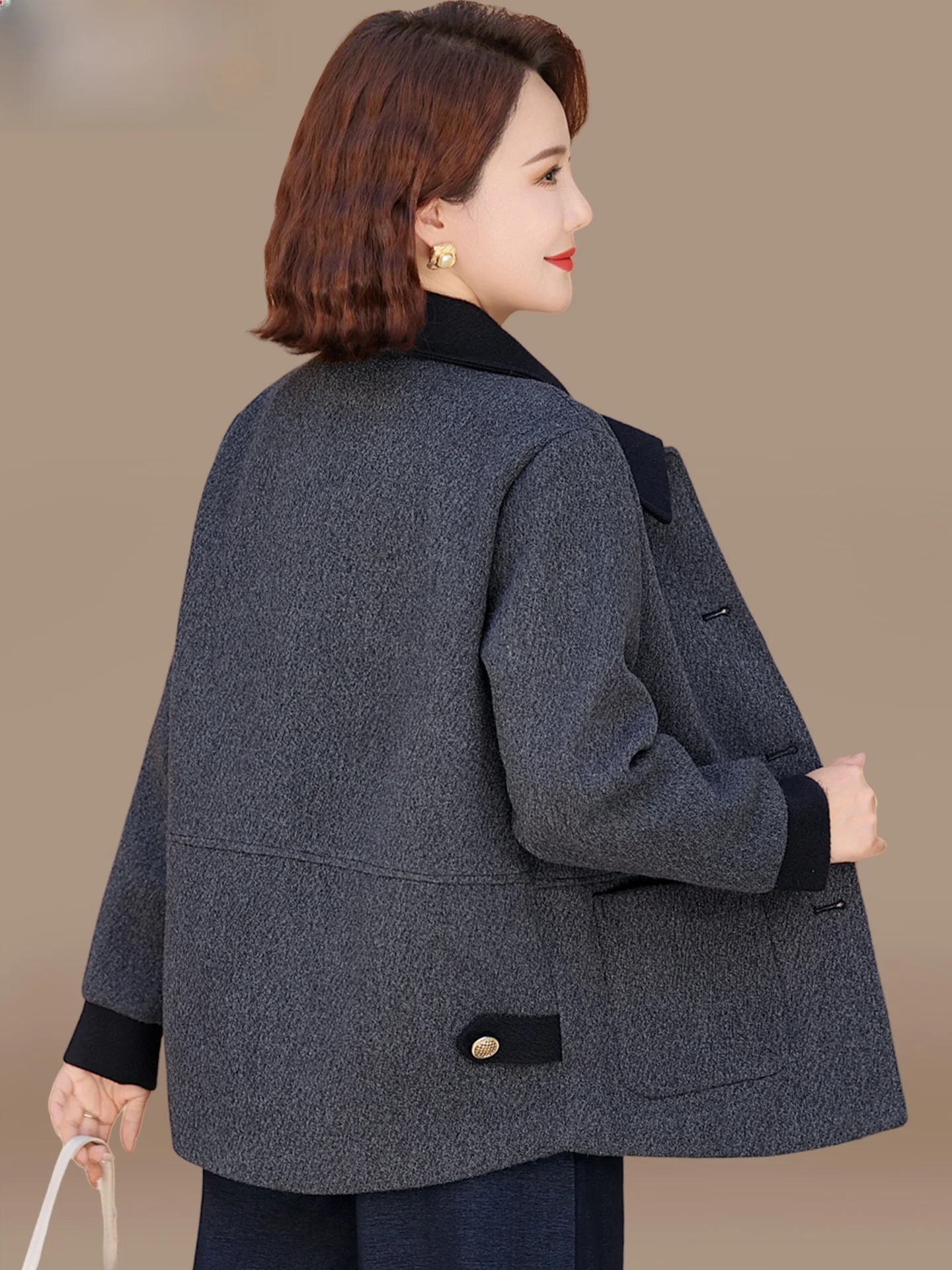 Ele Winter Coat for Middle-Aged Women Faionable Woolen Jaet Suitable for Autumn And Winter Season Stand Size Loose...
Ele Winter Coat for Middle-Aged Women Faionable Woolen Jaet Suitable for Autumn And Winter Season Stand Size Loose...