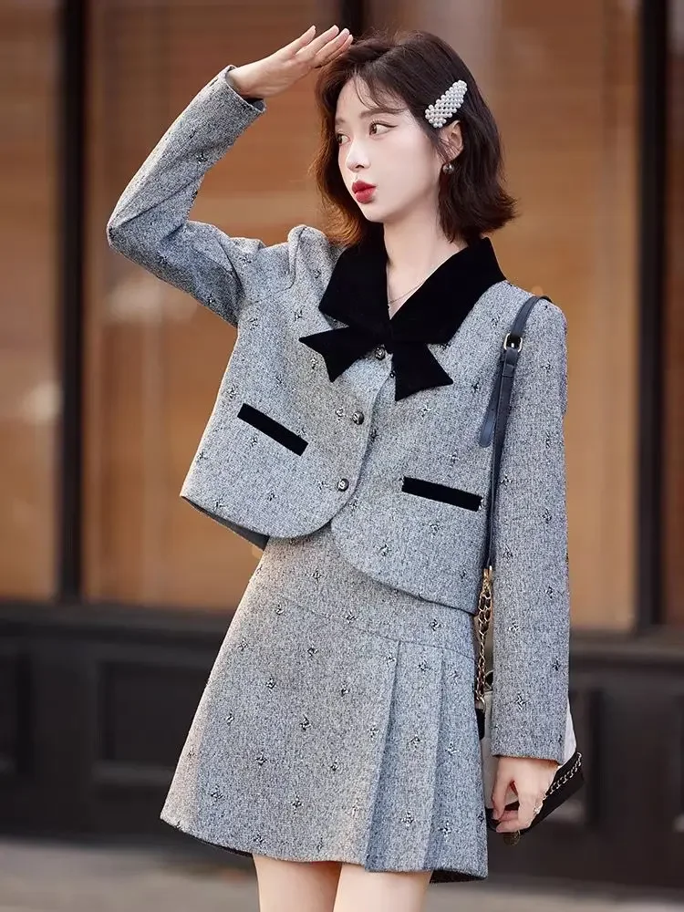 Bow Patchwork Jacket + Pleated Skirt Two-piece Set Women's Autumn Noble Lady Short Skirt Elegant Suit Set High Quality Fashion
Bow Patchwork Jacket + Pleated Skirt Two-piece Set Women's Autumn Noble Lady Short Skirt Elegant Suit Set High Quality Fashion
