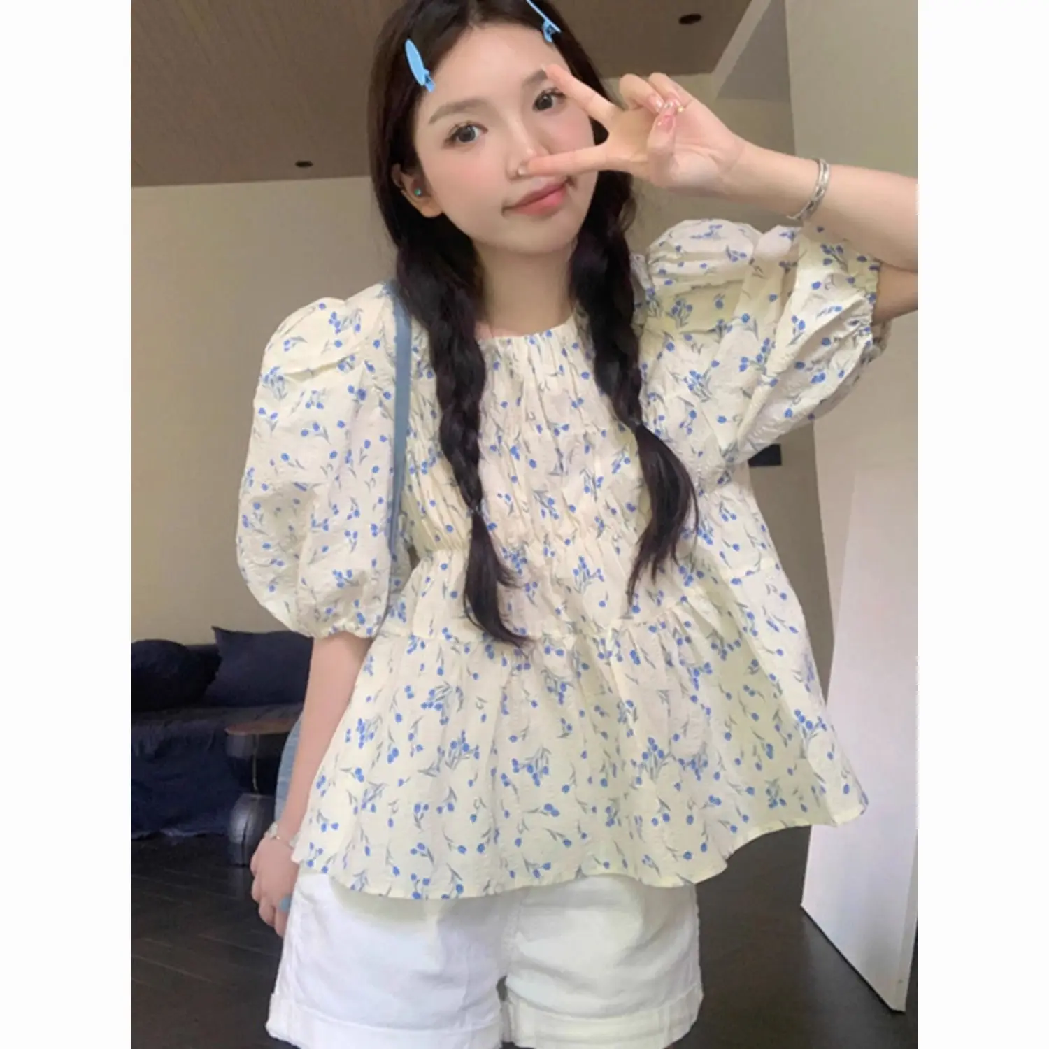 Korejpaa French Style Women Shirt Gentle Sweet Round Neck Bubble Sleeves Blue Flower Short Sleeve Shirt Summer New Clothes
Korejpaa French Style Women Shirt Gentle Sweet Round Neck Bubble Sleeves Blue Flower Short Sleeve Shirt Summer New Clothes