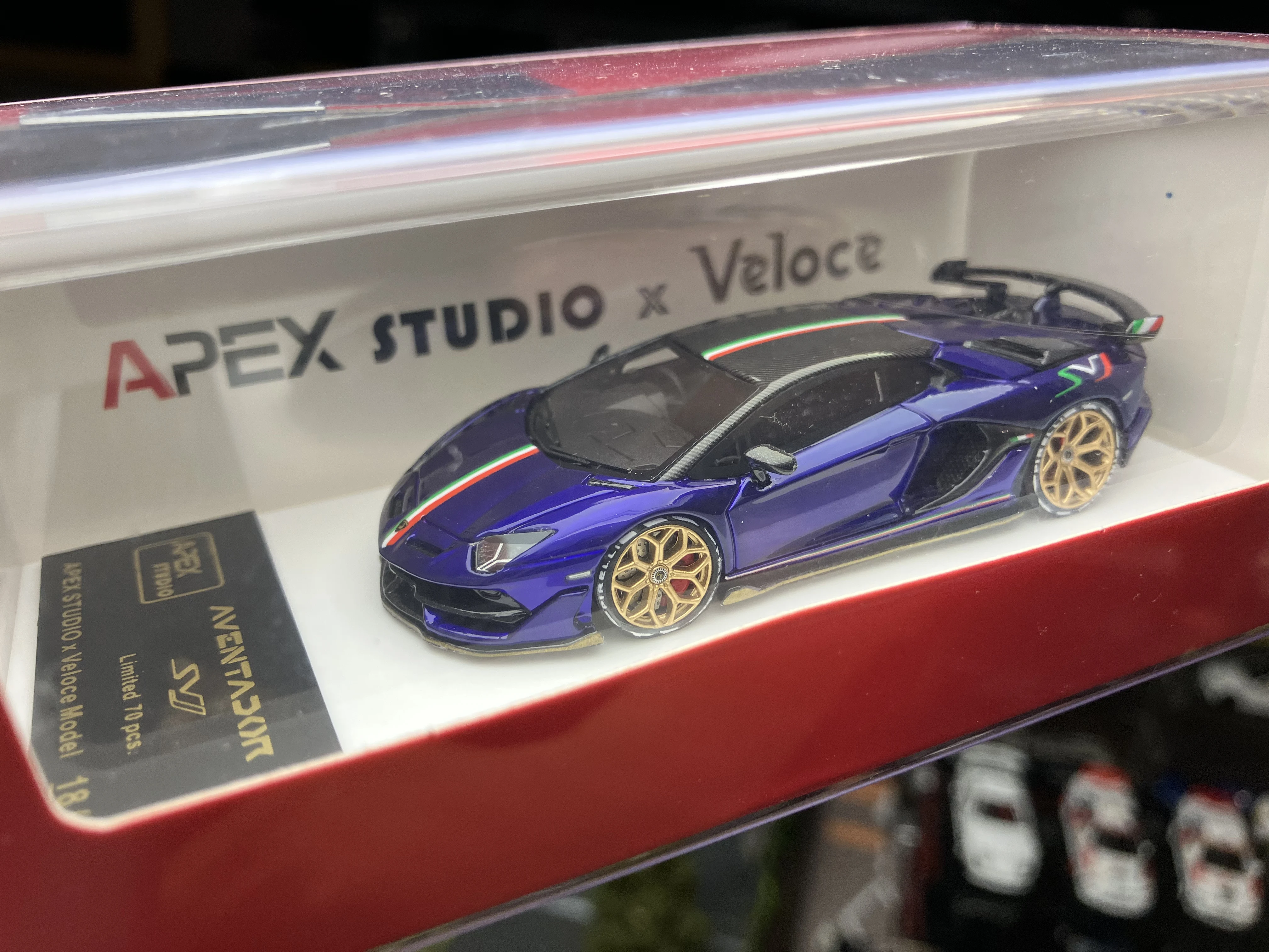 Veloce x Apex Studio 1:64 Aventador SVJ Super Car Purple Resin Model Car Collection Limited Edition Hobby Toys
Veloce x Apex Studio 1:64 Aventador SVJ Super Car Purple Resin Model Car Collection Limited Edition Hobby Toys