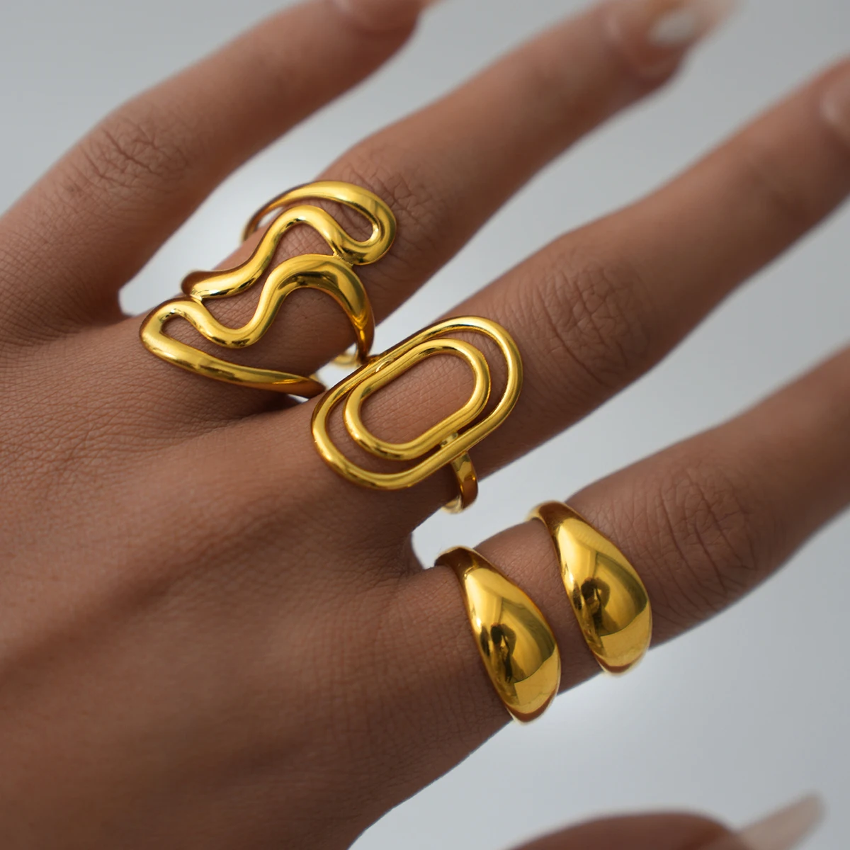 Minimalist Stainless Steel 18K Gold-Plated Line Ring Two tone Irregular Love Ring Hollow out Women's Stackable Ring Party Gift
Minimalist Stainless Steel 18K Gold-Plated Line Ring Two tone Irregular Love Ring Hollow out Women's Stackable Ring Party Gift