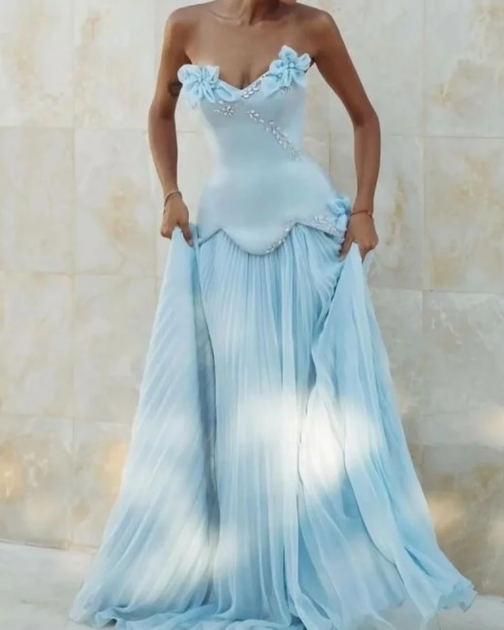 Customized Formal Chiffon Pleat Sequined Flower A-line Strapless Long Quinceanera Evening Dresses Chinese Style
Customized Formal Chiffon Pleat Sequined Flower A-line Strapless Long Quinceanera Evening Dresses Chinese Style