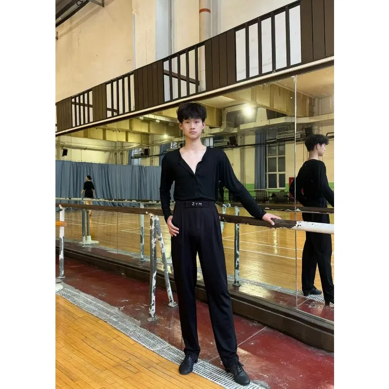 customized ZYM Top button design Latin dancewear training suit men's skin friendly fabric N040
customized ZYM Top button design Latin dancewear training suit men's skin friendly fabric N040