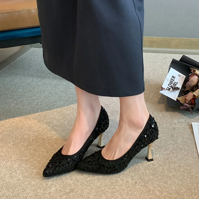 Женские туфли на высоком каблуке больших размеров, блестящие, для торжественных случаев, удобные, для широкой стопы, модная женская обувь
Женские туфли на высоком каблуке больших размеров, блестящие, для торжественных случаев, удобные, для широкой стопы, модная женская обувь