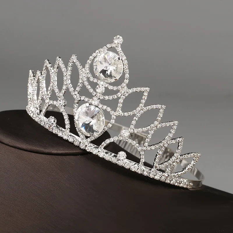 New Fashion Ladies Glass Diamond Crown Hair Accessories Bridal Wedding Girls Classic Jewelry Tiaras Party Gifts
New Fashion Ladies Glass Diamond Crown Hair Accessories Bridal Wedding Girls Classic Jewelry Tiaras Party Gifts