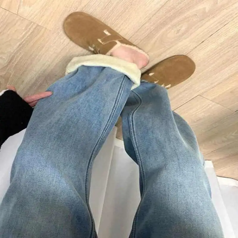 Голубые бархатные толстые прямые джинсы для женщин с грушевидной фигурой, широкие брюки с высокой талией в корейском стиле, утягивающие женские брюки
Голубые бархатные толстые прямые джинсы для женщин с грушевидной фигурой, широкие брюки с высокой талией в корейском стиле, утягивающие женские брюки