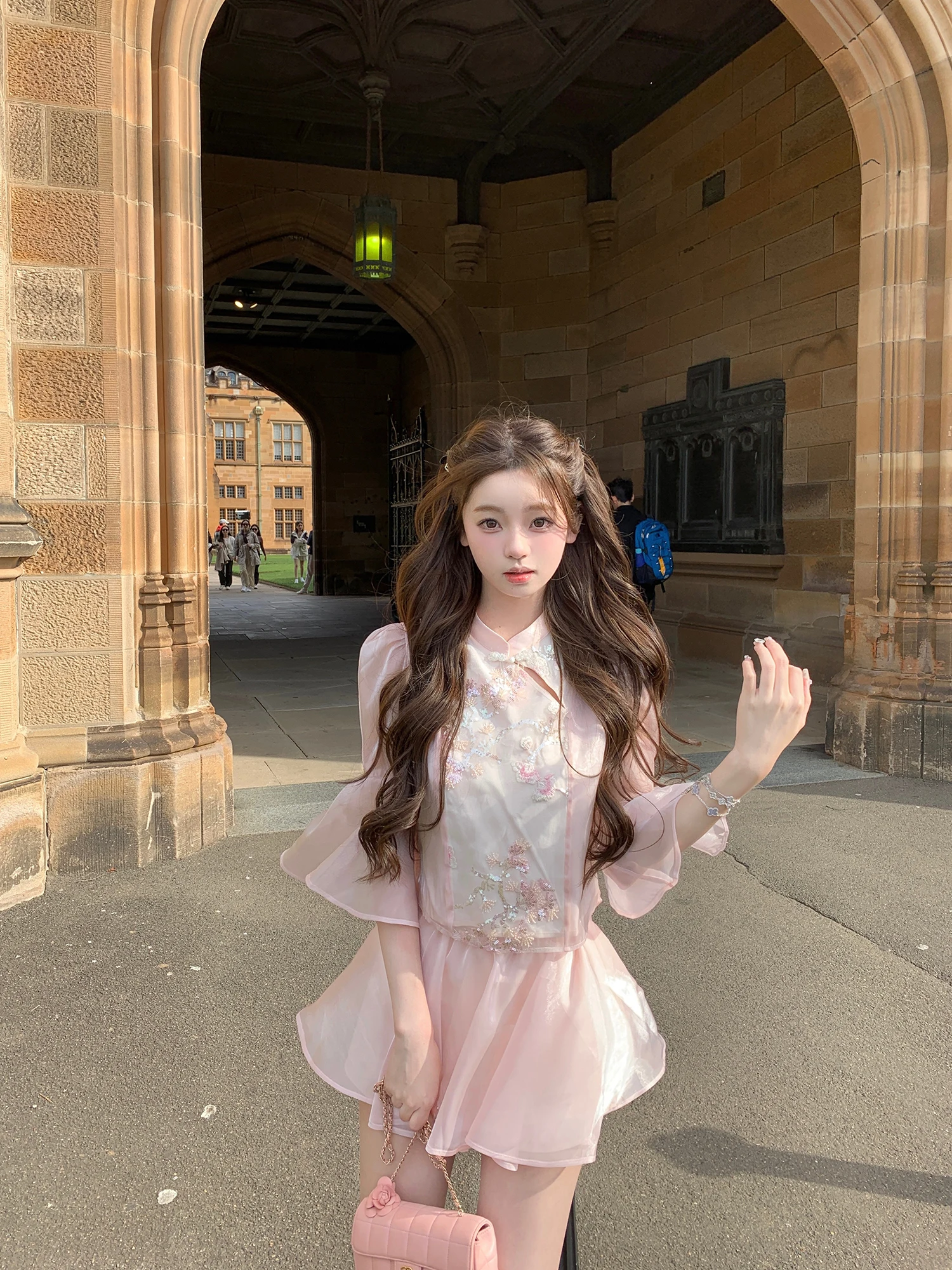 New Chinese Style Bead Embroidery Short Sleeve Top And Skirt Set Seven-Foot Water Sleeve Suit for Women Fashionable Ensemble
New Chinese Style Bead Embroidery Short Sleeve Top And Skirt Set Seven-Foot Water Sleeve Suit for Women Fashionable Ensemble