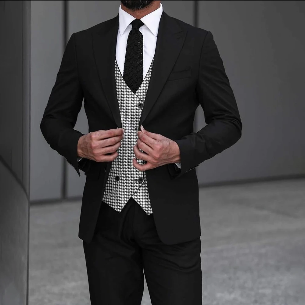 High Quality Black Men's Suits Customized One-Button Gentlemen Peak Lapel 3 Piece Jacket Pants Vest Business Blazer Outfits
High Quality Black Men's Suits Customized One-Button Gentlemen Peak Lapel 3 Piece Jacket Pants Vest Business Blazer Outfits