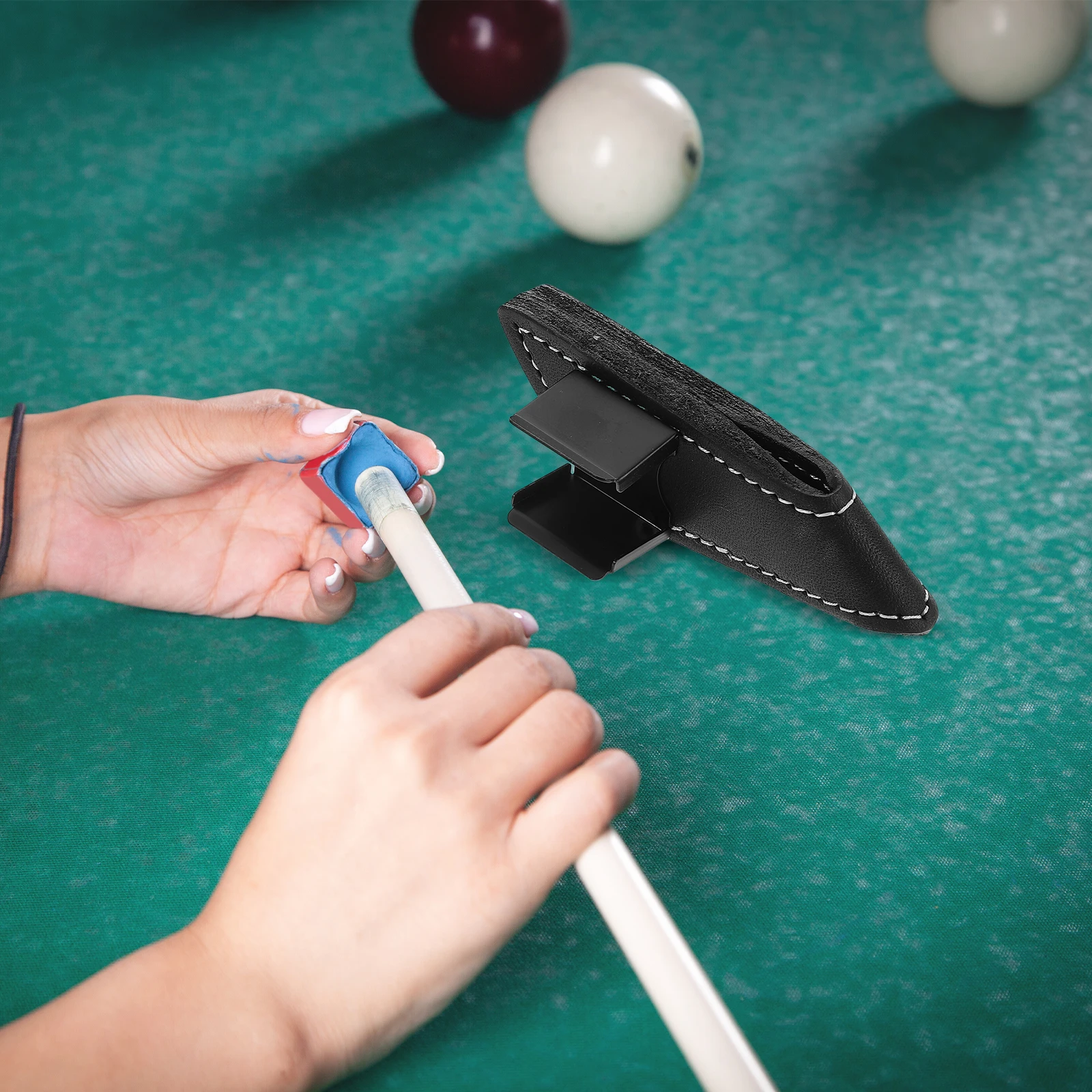 Многофункциональный инструмент, принадлежности для бильярда, коробка для снукерного кия, просторное эластичное хранилище, уникальный зажим, портативный держатель для кия, бильярд
Многофункциональный инструмент, принадлежности для бильярда, коробка для снукерного кия, просторное эластичное хранилище, уникальный зажим, портативный держатель для кия, бильярд