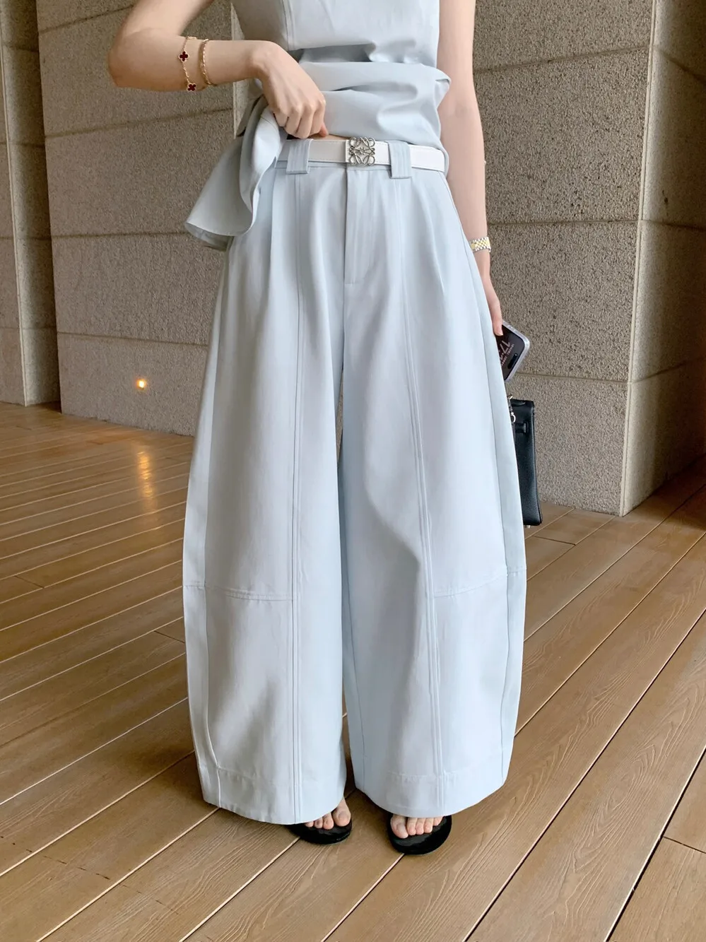 Lilian Santa Casual Pants High Waist Wide Leg Spring 2026 Hanging Sensation Slimming Leg Shape Knife with Belt
Lilian Santa Casual Pants High Waist Wide Leg Spring 2026 Hanging Sensation Slimming Leg Shape Knife with Belt