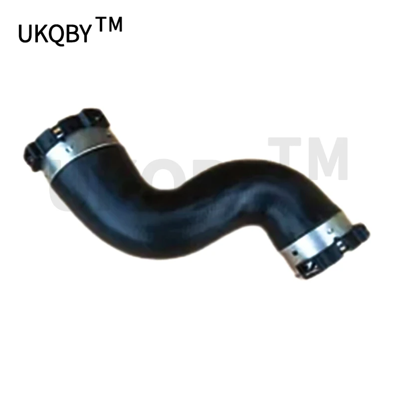 Me rc ed es Be nz FG w900 w906 Charge air hose Charge air cooler on the left Charge air intercooler/intercooler
Me rc ed es Be nz FG w900 w906 Charge air hose Charge air cooler on the left Charge air intercooler/intercooler