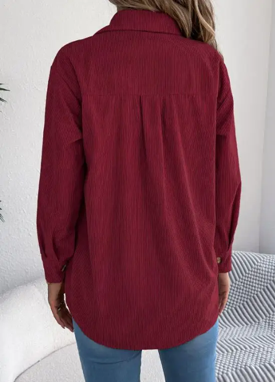 Осень 2025, новый стиль, вельветовая куртка с искусственным карманом и длинными рукавами для женщин, однотонный лацкан, простая повседневная свободная вельветовая куртка
Осень 2025, новый стиль, вельветовая куртка с искусственным карманом и длинными рукавами для женщин, однотонный лацкан, простая повседневная свободная вельветовая куртка