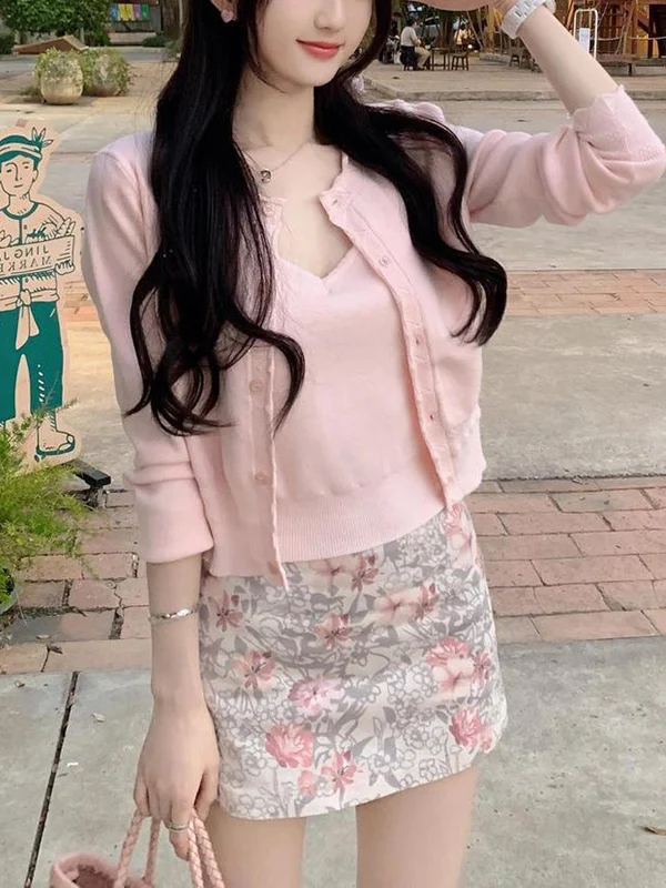 Summer Floral Knitted Short Sleeve Set for Women Gentle Style Inner Wear Cardigan Half Length Skirt Three Piece Suite
Summer Floral Knitted Short Sleeve Set for Women Gentle Style Inner Wear Cardigan Half Length Skirt Three Piece Suite