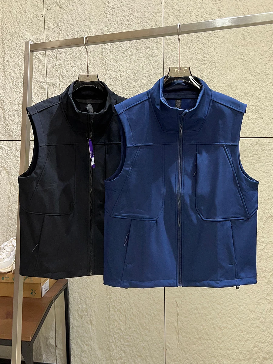 Outdoor Fleece Lined Windproof Water Repellent Men's Jacket Vest Autumn Winter 3D Cutting Soft Stand Collar
Outdoor Fleece Lined Windproof Water Repellent Men's Jacket Vest Autumn Winter 3D Cutting Soft Stand Collar