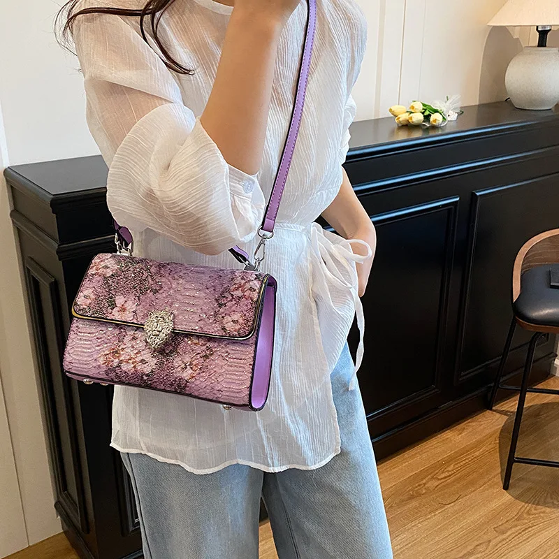 2025 New Crocodile Embossed Shoulder Bag - Luxury Textured Purse Convertible Strap, Elegant Women's Handbag for Daily & Evening
2025 New Crocodile Embossed Shoulder Bag - Luxury Textured Purse Convertible Strap, Elegant Women's Handbag for Daily & Evening