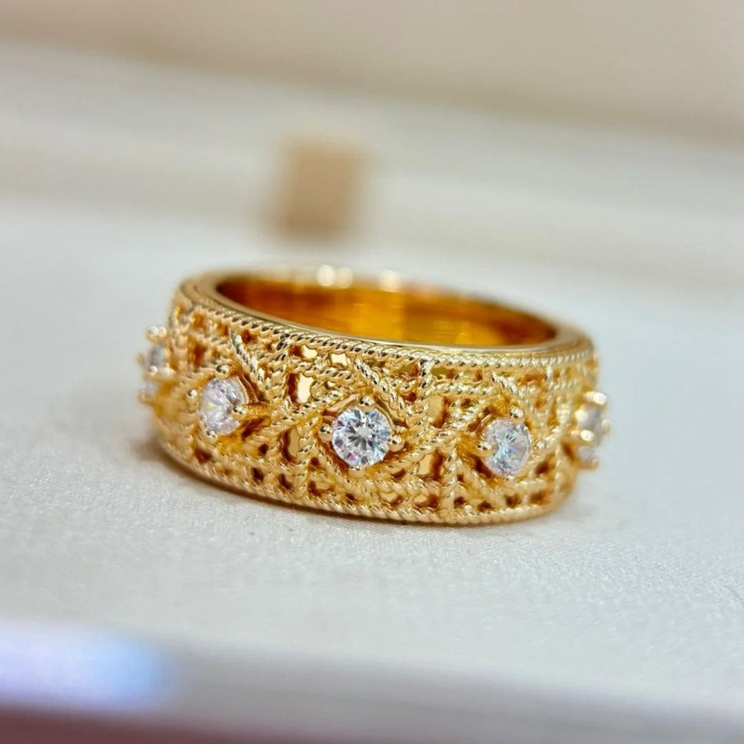 100% 925 Sterling Silver Pave AAA Zircconia Vine Plaid Shape Ring For Women Fine Jewelry
100% 925 Sterling Silver Pave AAA Zircconia Vine Plaid Shape Ring For Women Fine Jewelry