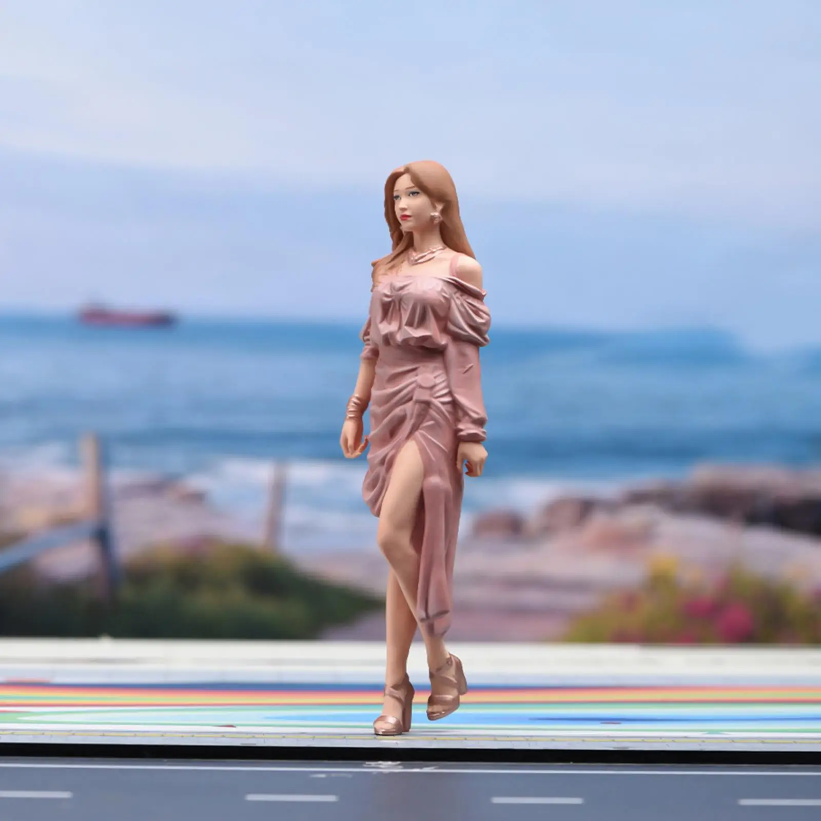 1/24 Miniature Figure Resin Female Doll Tiny Decor Accessory for Girl Room Shelf Desk Photography Prop
1/24 Miniature Figure Resin Female Doll Tiny Decor Accessory for Girl Room Shelf Desk Photography Prop