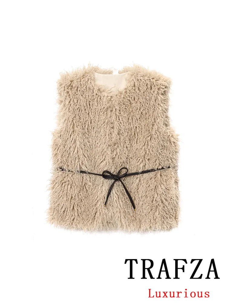 TRAFZA Casual Chic Women Faux Fur Top Khaki Solid O-Neck Sleeveless Straight Thick Sashes Top New Fashion 2025 Autumn Female Top
TRAFZA Casual Chic Women Faux Fur Top Khaki Solid O-Neck Sleeveless Straight Thick Sashes Top New Fashion 2025 Autumn Female Top