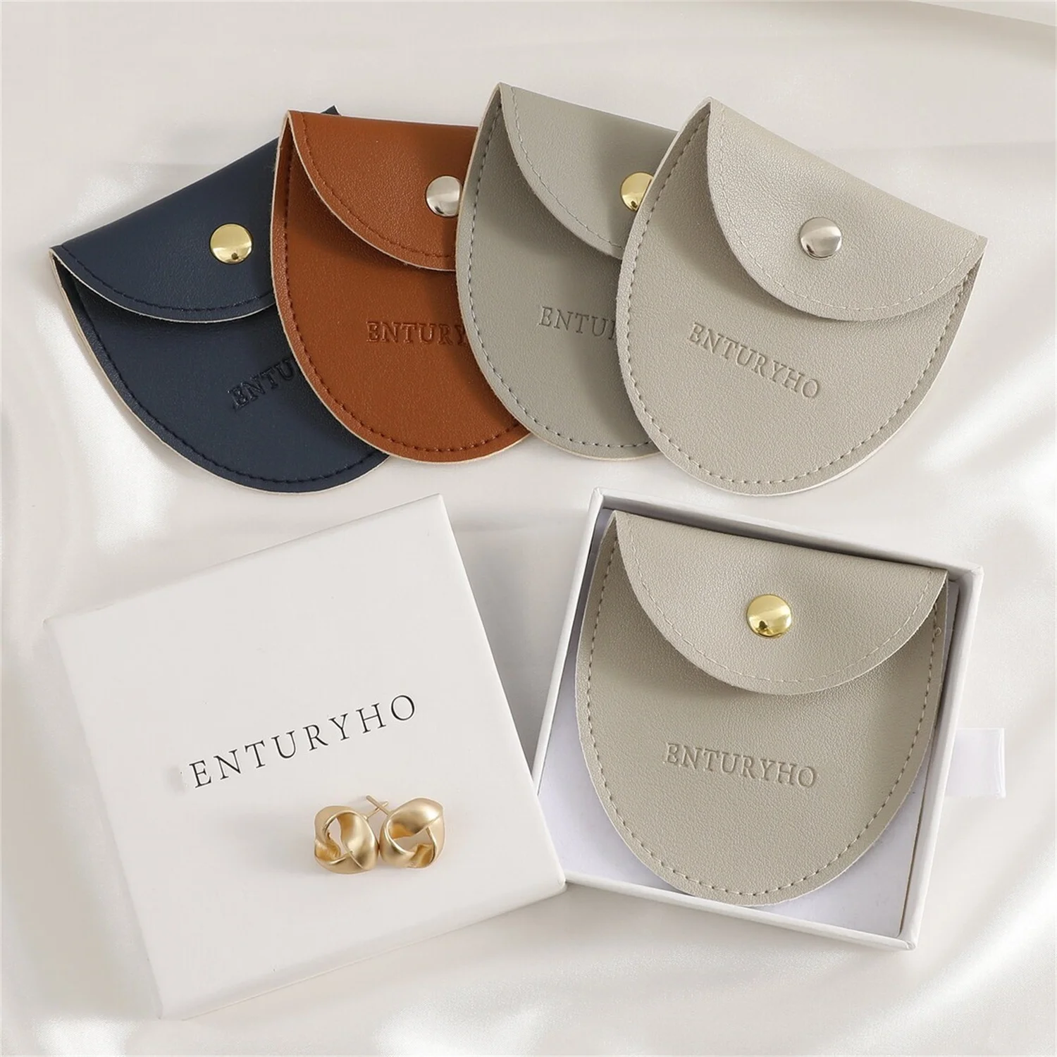 50 Greay color Custom Jewelry Bags Custom Logo Envelope Bag with Buttons Faux Leather Bag Embossed Logo Multicolor Jewelry Packa
50 Greay color Custom Jewelry Bags Custom Logo Envelope Bag with Buttons Faux Leather Bag Embossed Logo Multicolor Jewelry Packa