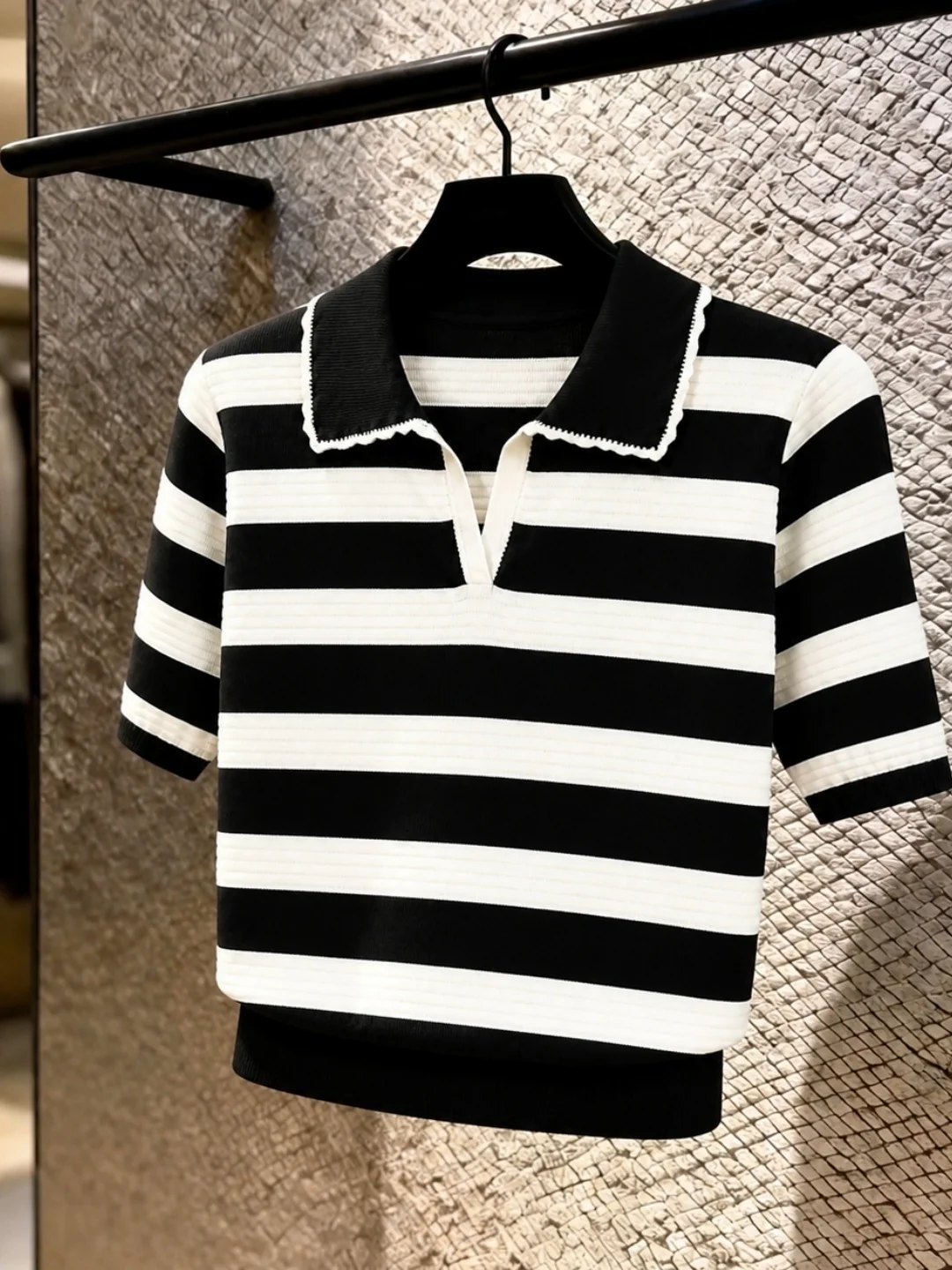 Slim Fit Neck Knitwear Short Sleeve Commute Women's Fashion Striped Design Summer Versatile Stylish Body Shaping Top
Slim Fit Neck Knitwear Short Sleeve Commute Women's Fashion Striped Design Summer Versatile Stylish Body Shaping Top